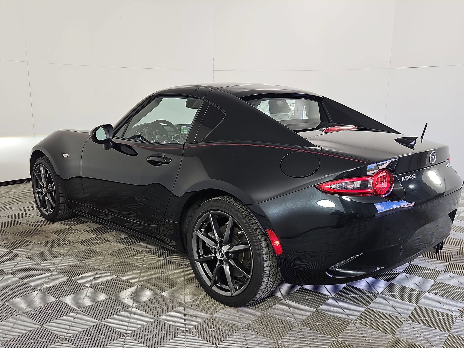 Used 2018 MAZDA MX-5 Miata RF Grand Touring RWD image 41