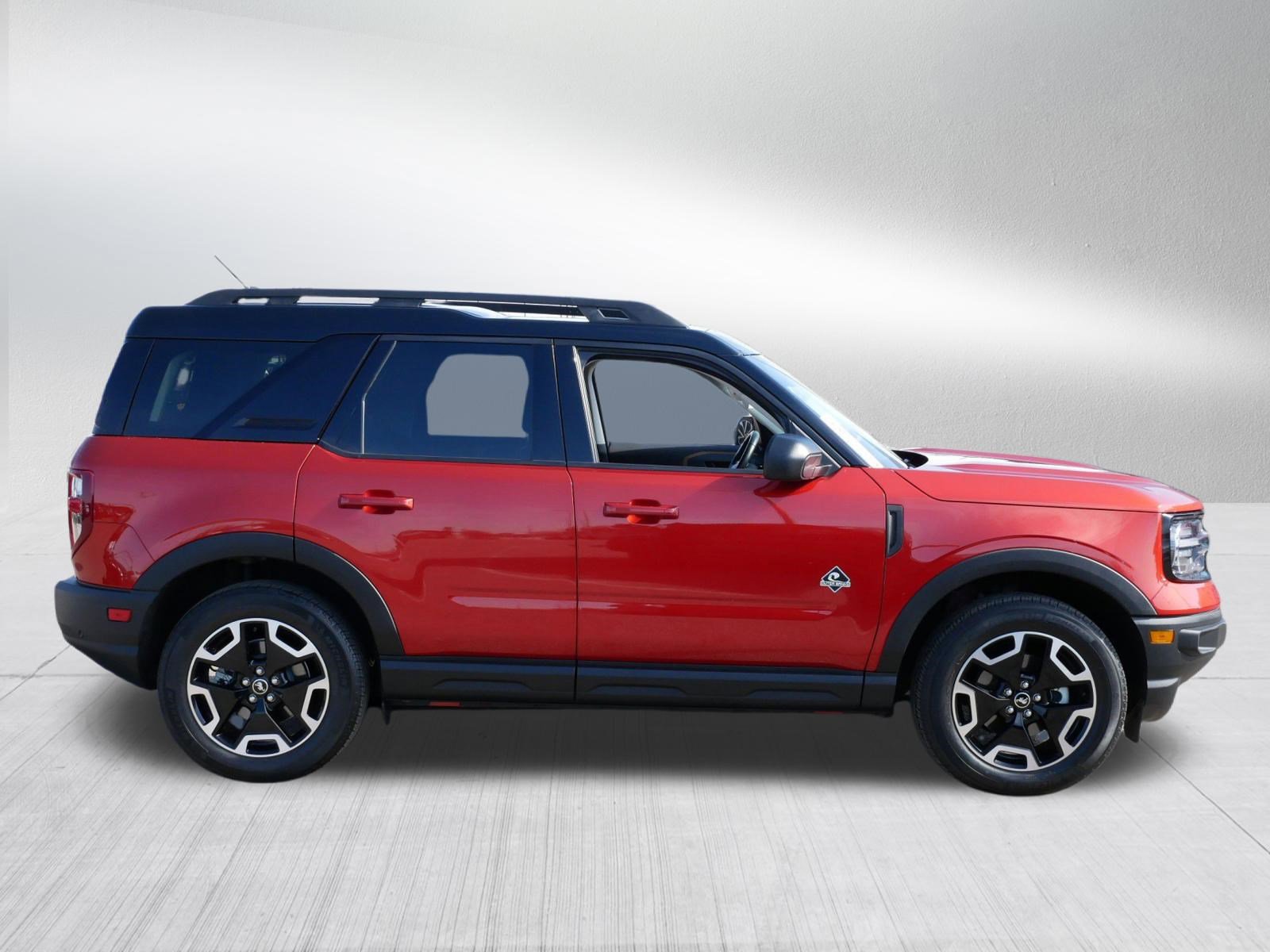 Used 2023 Ford Bronco Sport Outer Banks w/ Tech Package AWD/4WD image 8