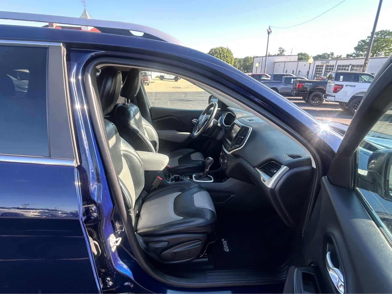 Used 2014 Jeep Cherokee Limited FWD image 14