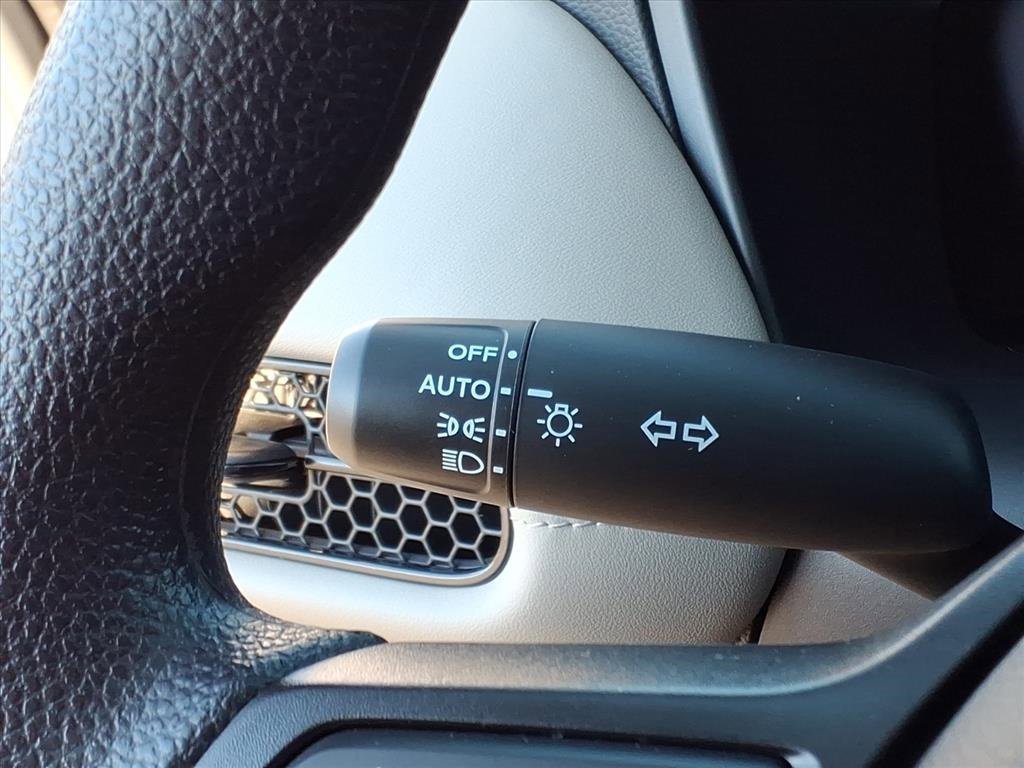 Used 2025 Honda HR-V LX image 15