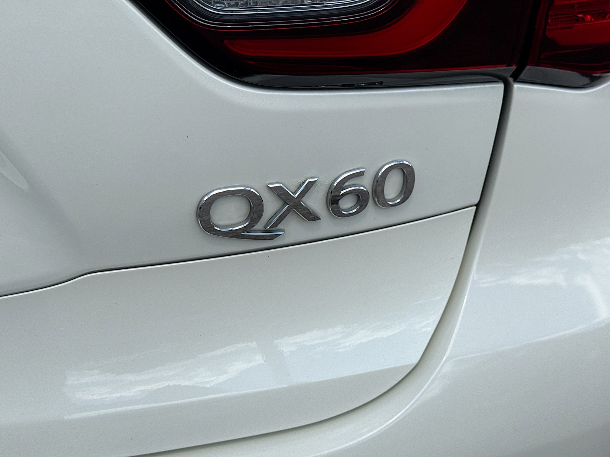 Used 2020 INFINITI QX60 Luxe w/ Essential Package FWD image 11