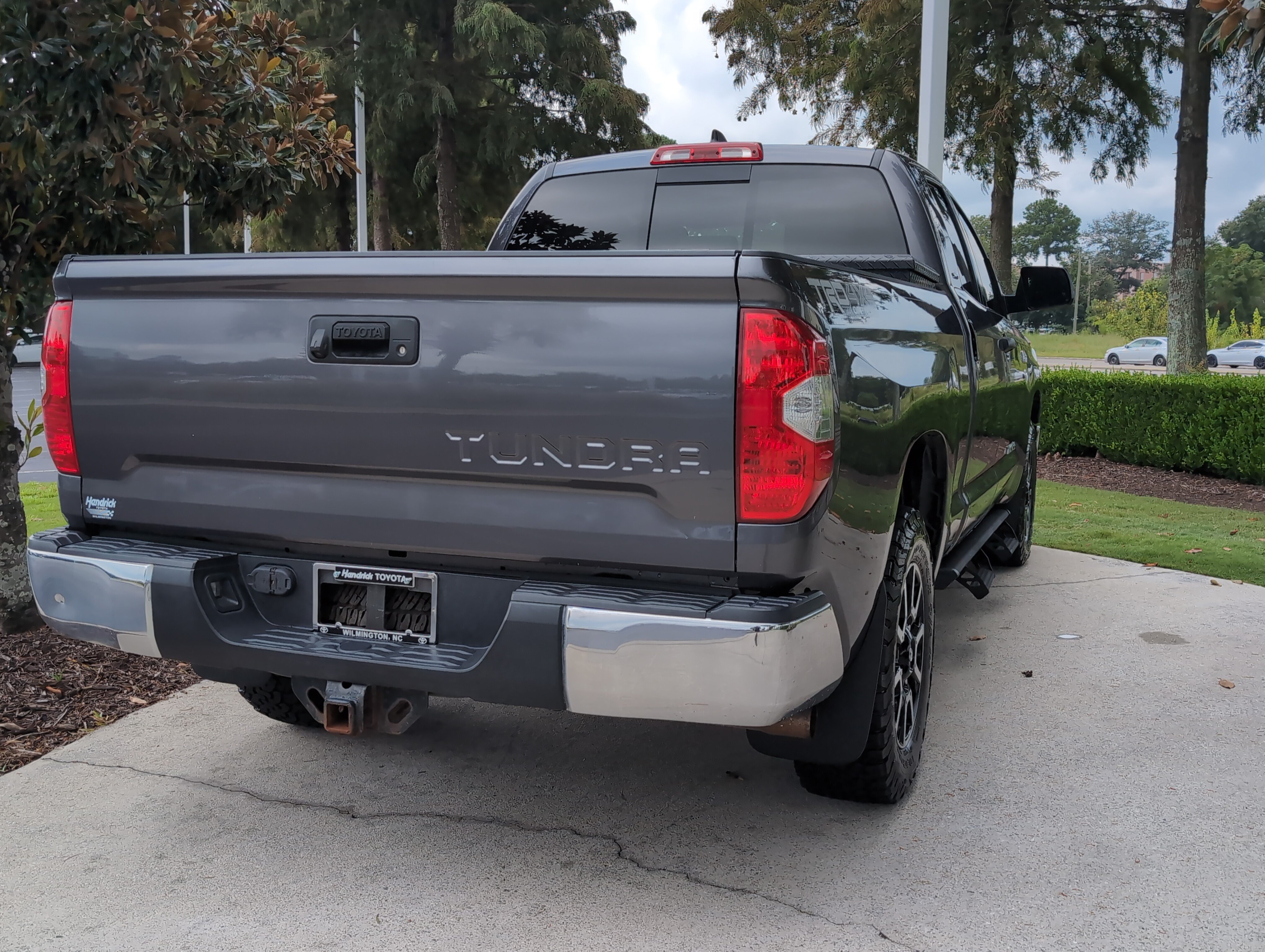 Certified 2020 Toyota Tundra SR5 w/ TRD Off-Road Package AWD/4WD image 10