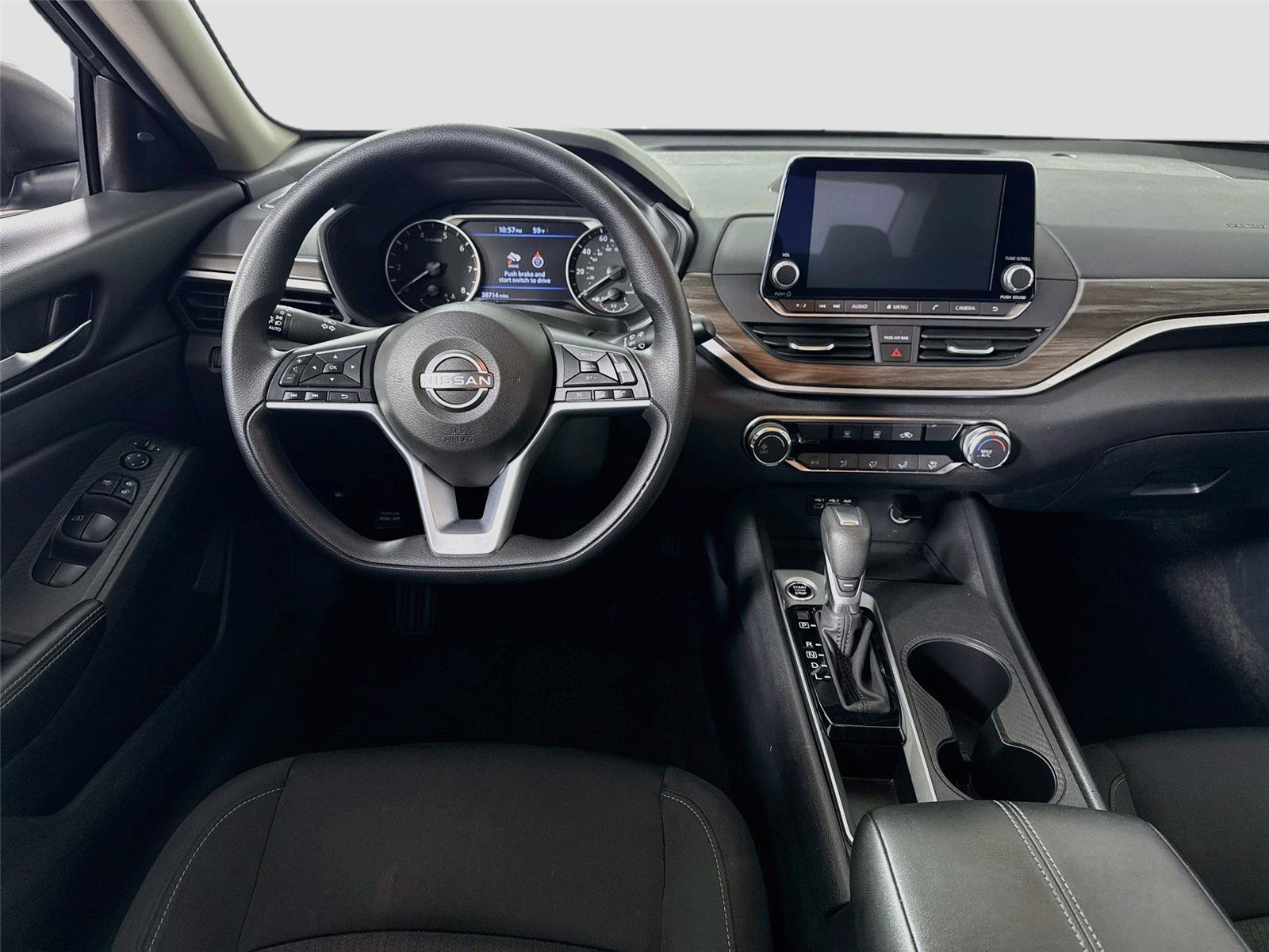 Used 2025 Nissan Altima 2.5 SV FWD image 2