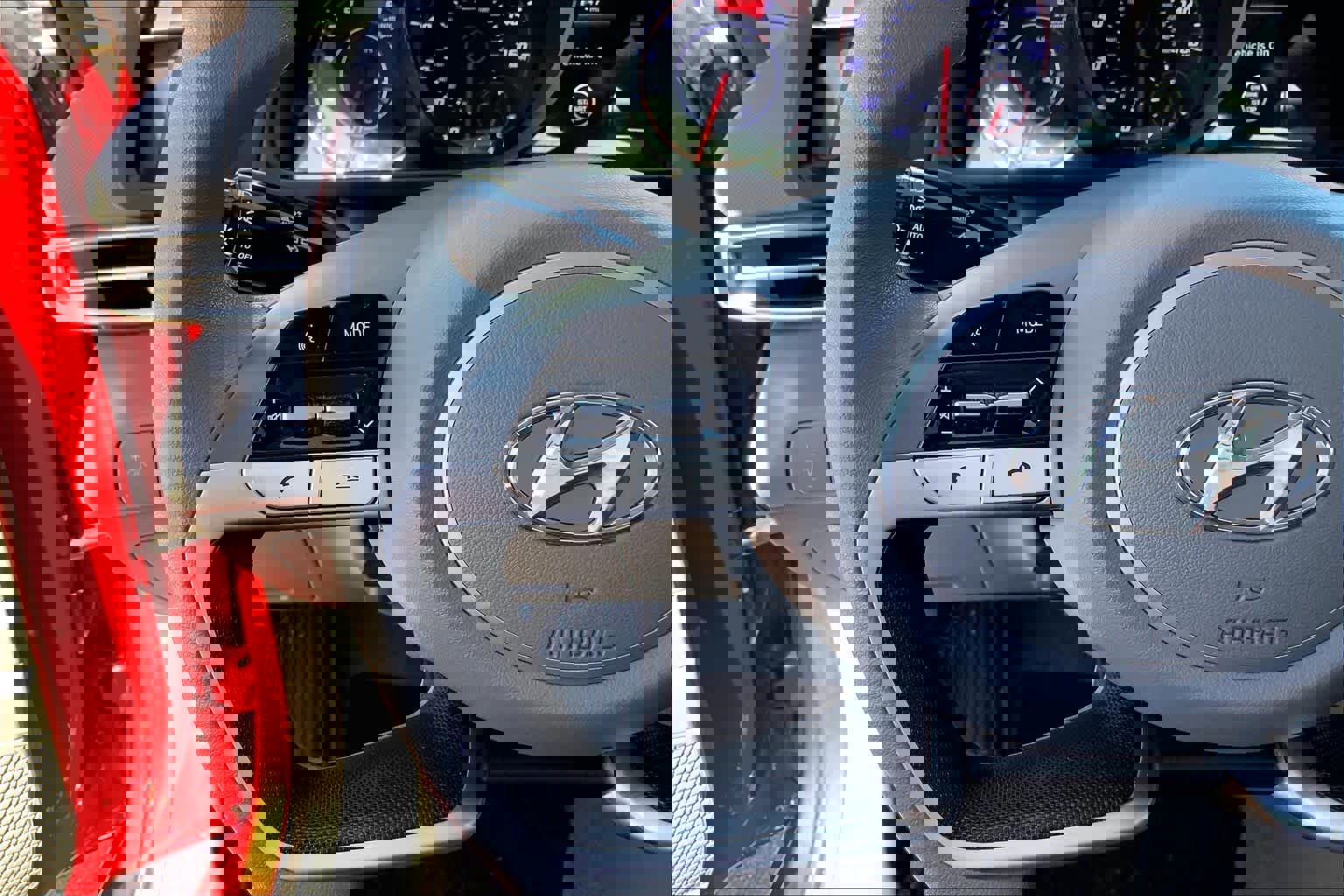 Used 2023 Hyundai Elantra SEL w/ Preferred Accessory Package FWD image 24