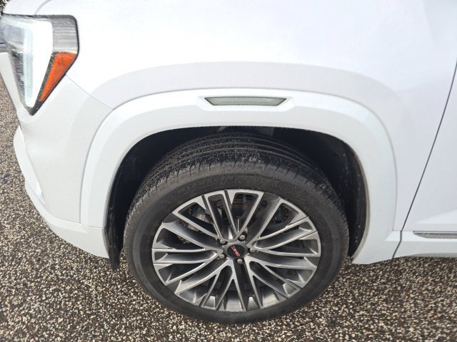 Used 2026 GMC Terrain Denali w/ LPO, Floor Liner Package AWD/4WD image 7