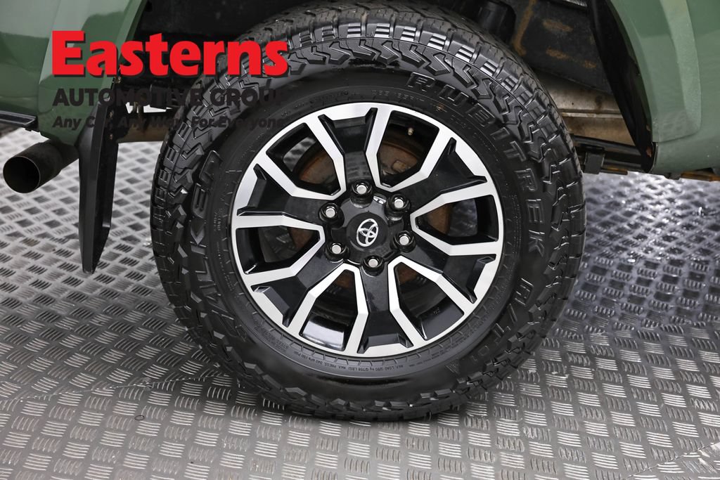 Used 2022 Toyota Tacoma TRD Sport AWD/4WD image 30