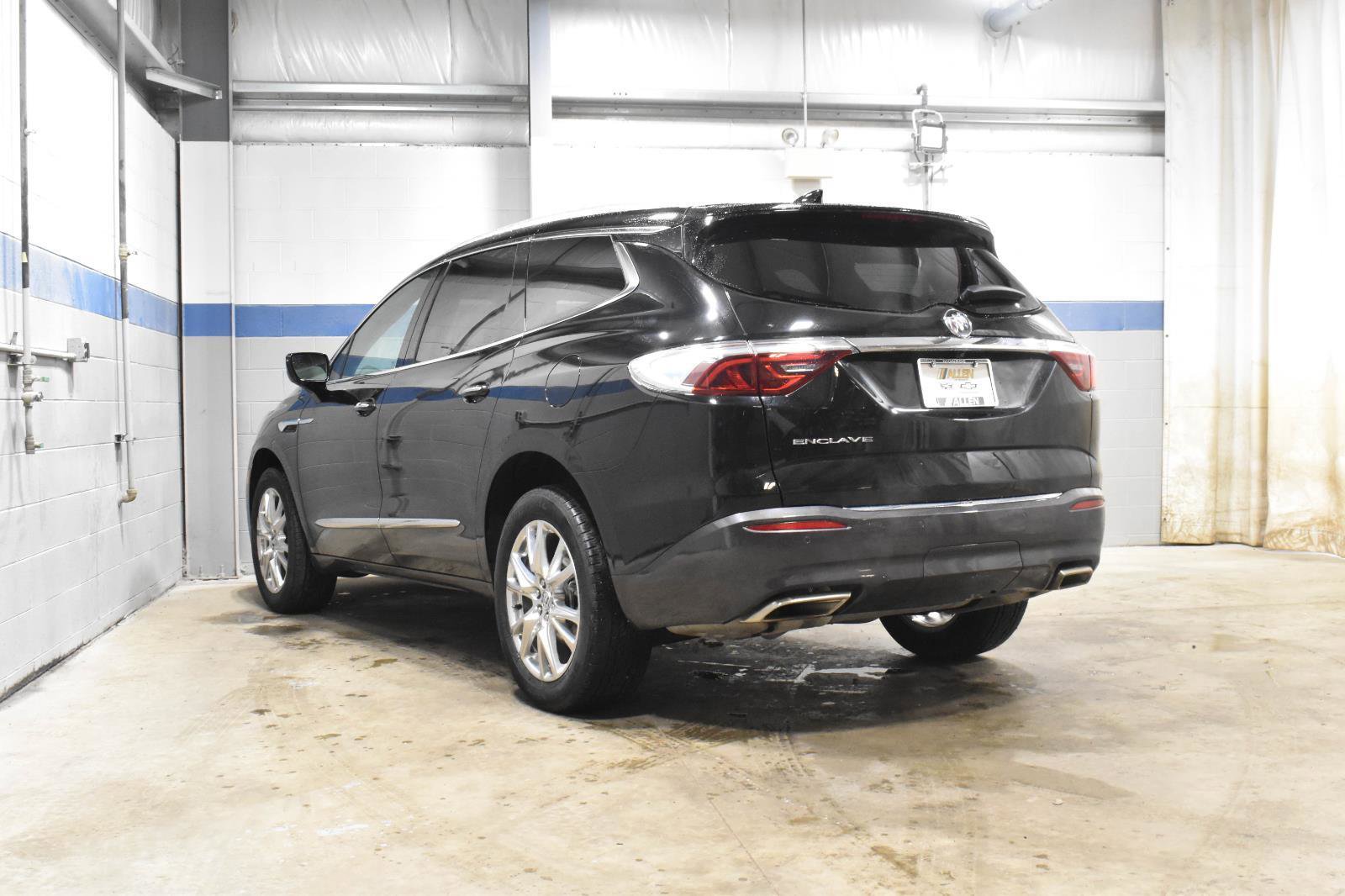 Used 2024 Buick Enclave Essence w/ Experience Buick Package FWD image 29