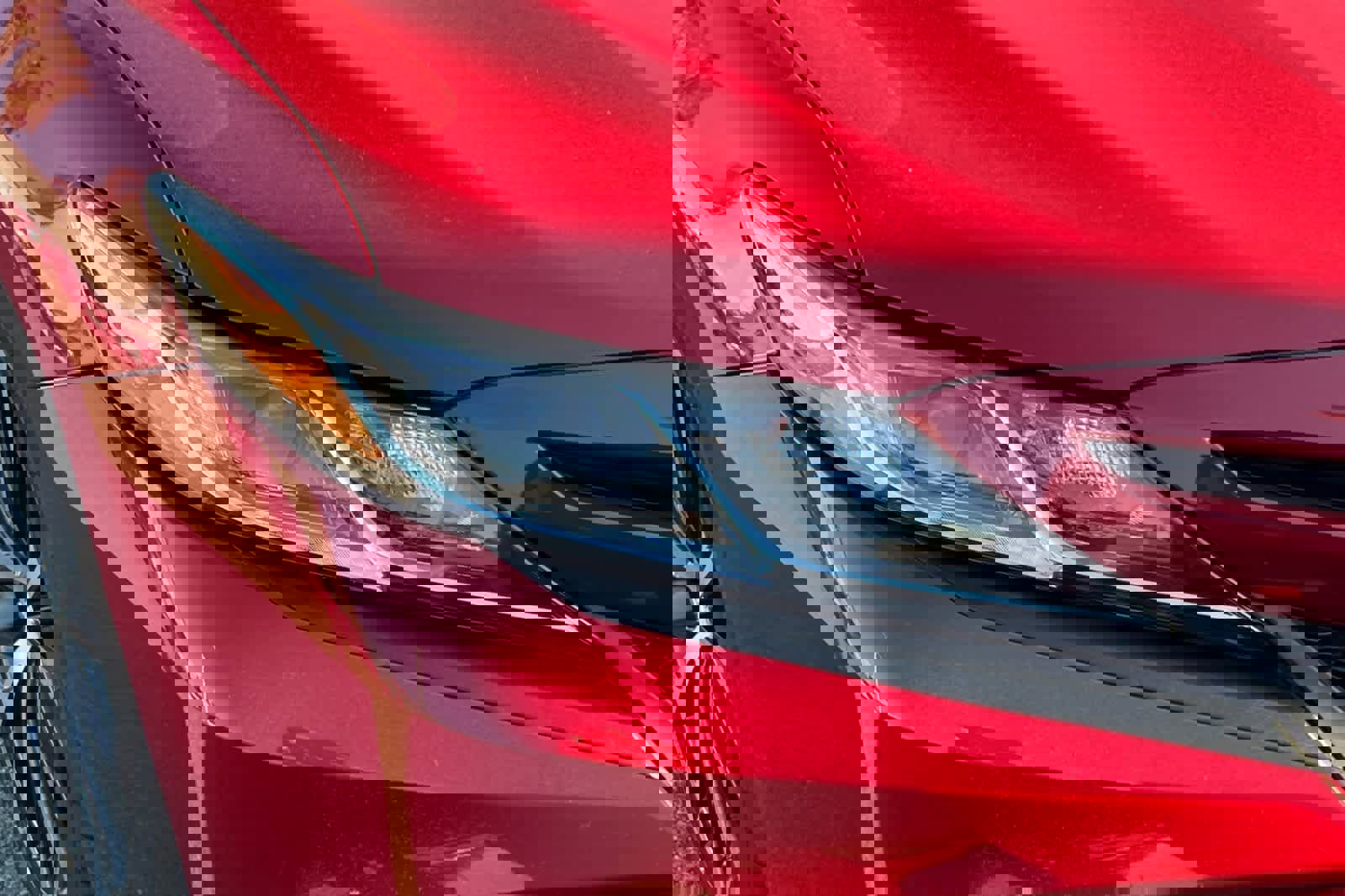 Used 2019 Toyota Camry SE w/ Sunroof Package image 14