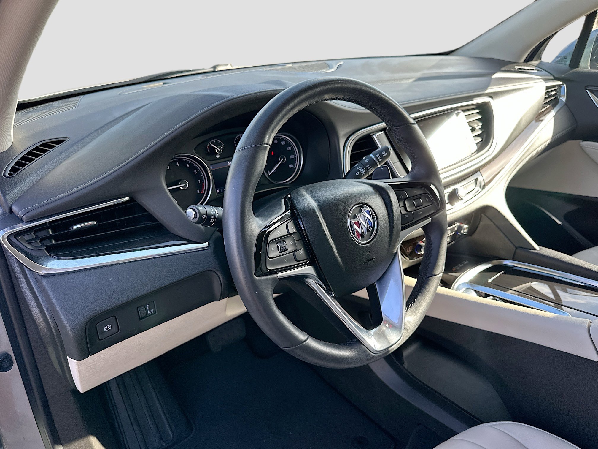 Used 2024 Buick Enclave Essence FWD image 9