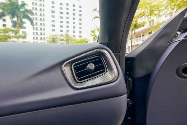 Used 2023 Aston Martin V12 Vantage Roadster RWD image 95