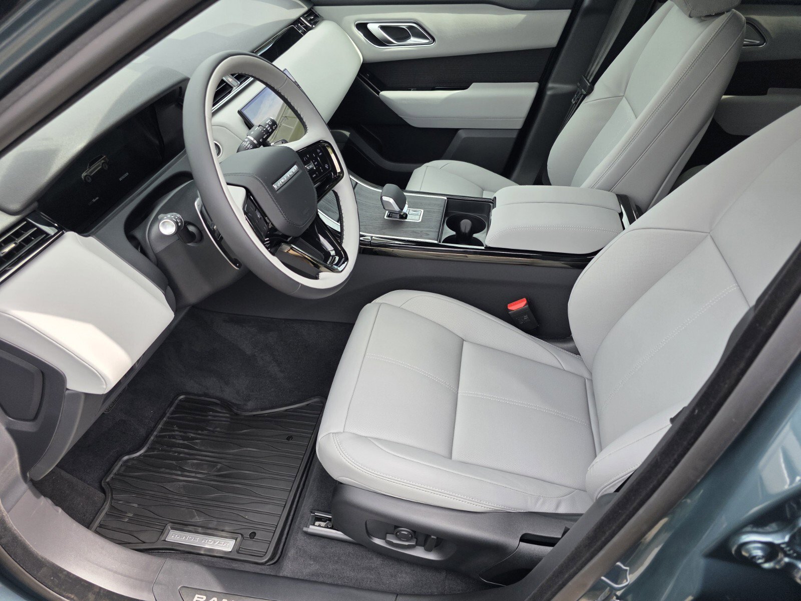 New 2026 Land Rover Range Rover Velar S AWD/4WD image 10