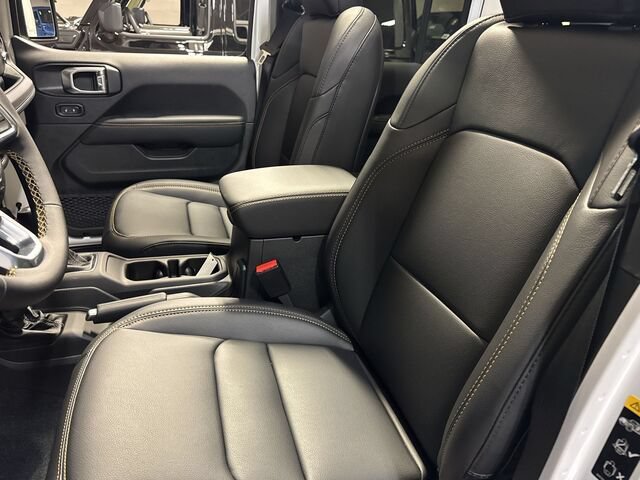 New 2024 Jeep Wrangler Unlimited Sahara w/ Technology Group AWD/4WD image 19