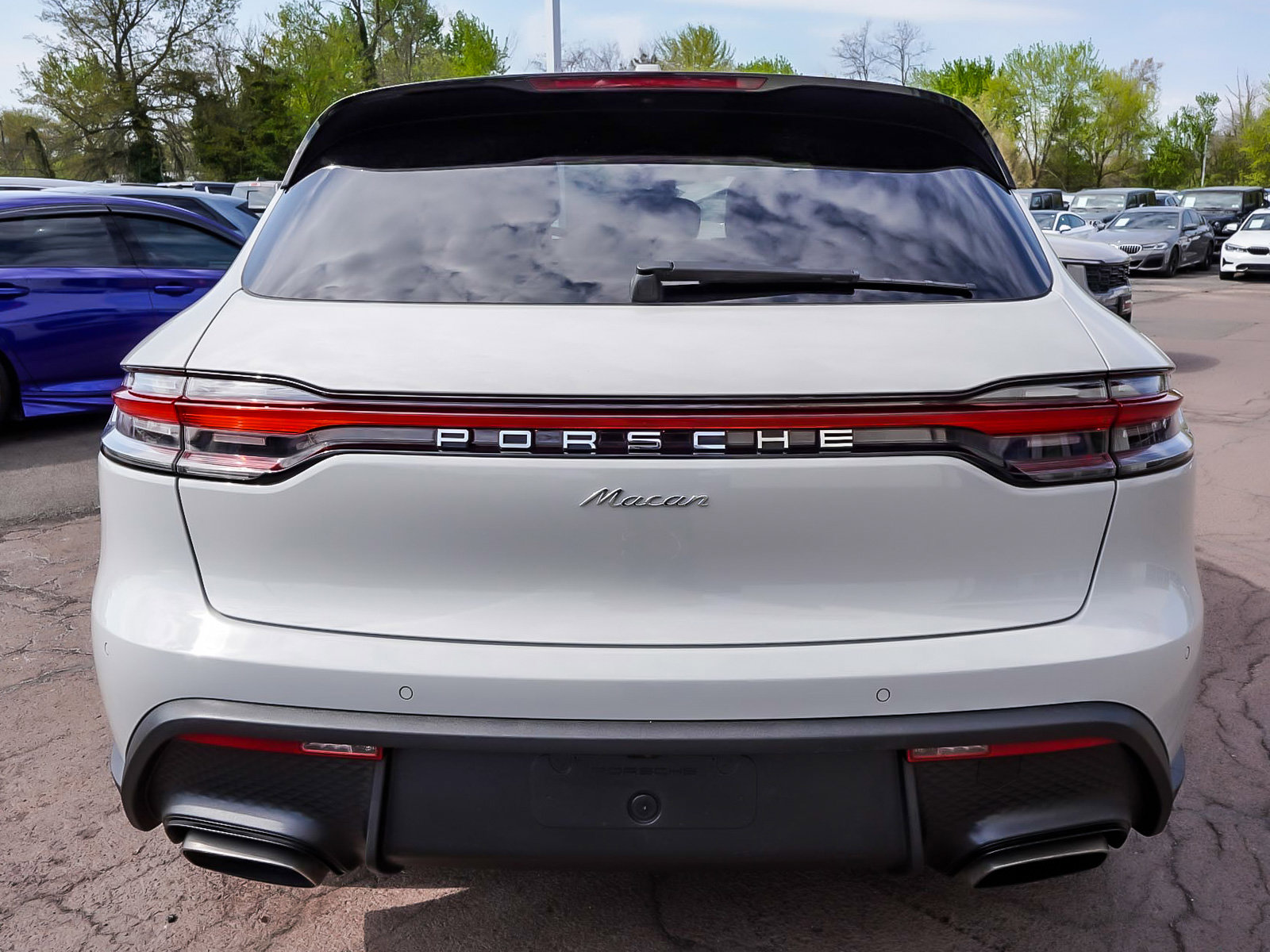 Used 2022 Porsche Macan AWD/4WD image 5