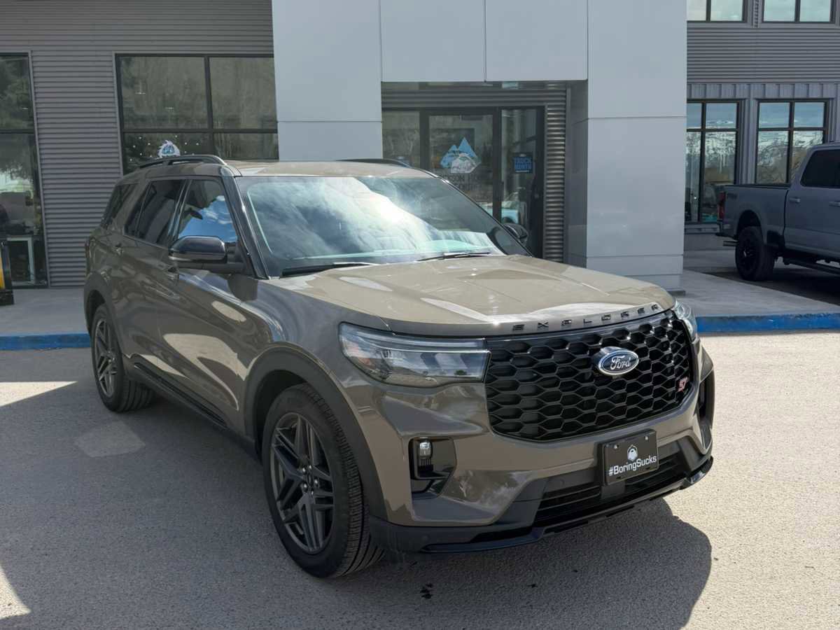 New 2026 Ford Explorer ST w/ Sun And Sound Package image 4