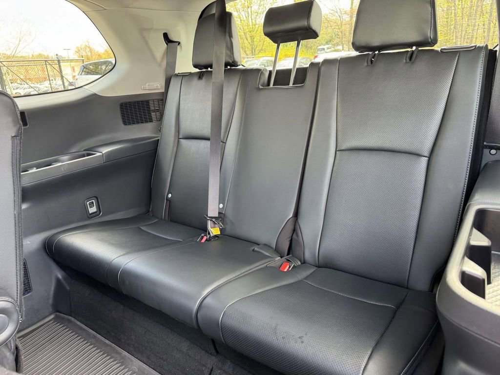 Used 2025 Toyota Grand Highlander AWD image 10