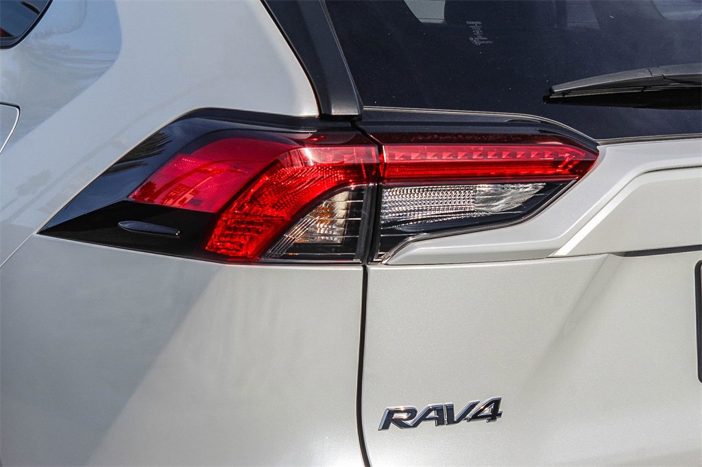Used 2023 Toyota RAV4 XLE Premium image 7