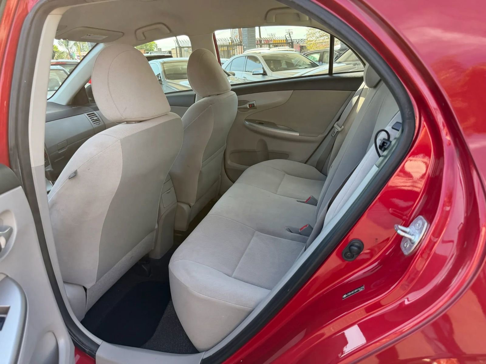 Used 2011 Toyota Corolla LE image 28