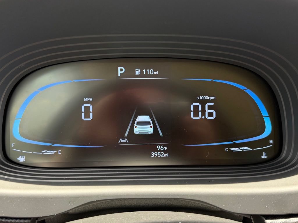 Used 2025 Hyundai Venue SEL FWD image 19