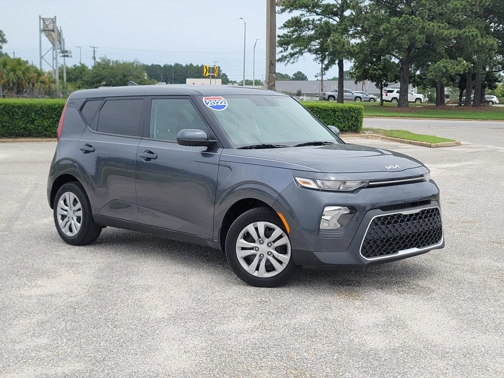 Used 2022 Kia Soul LX image 1