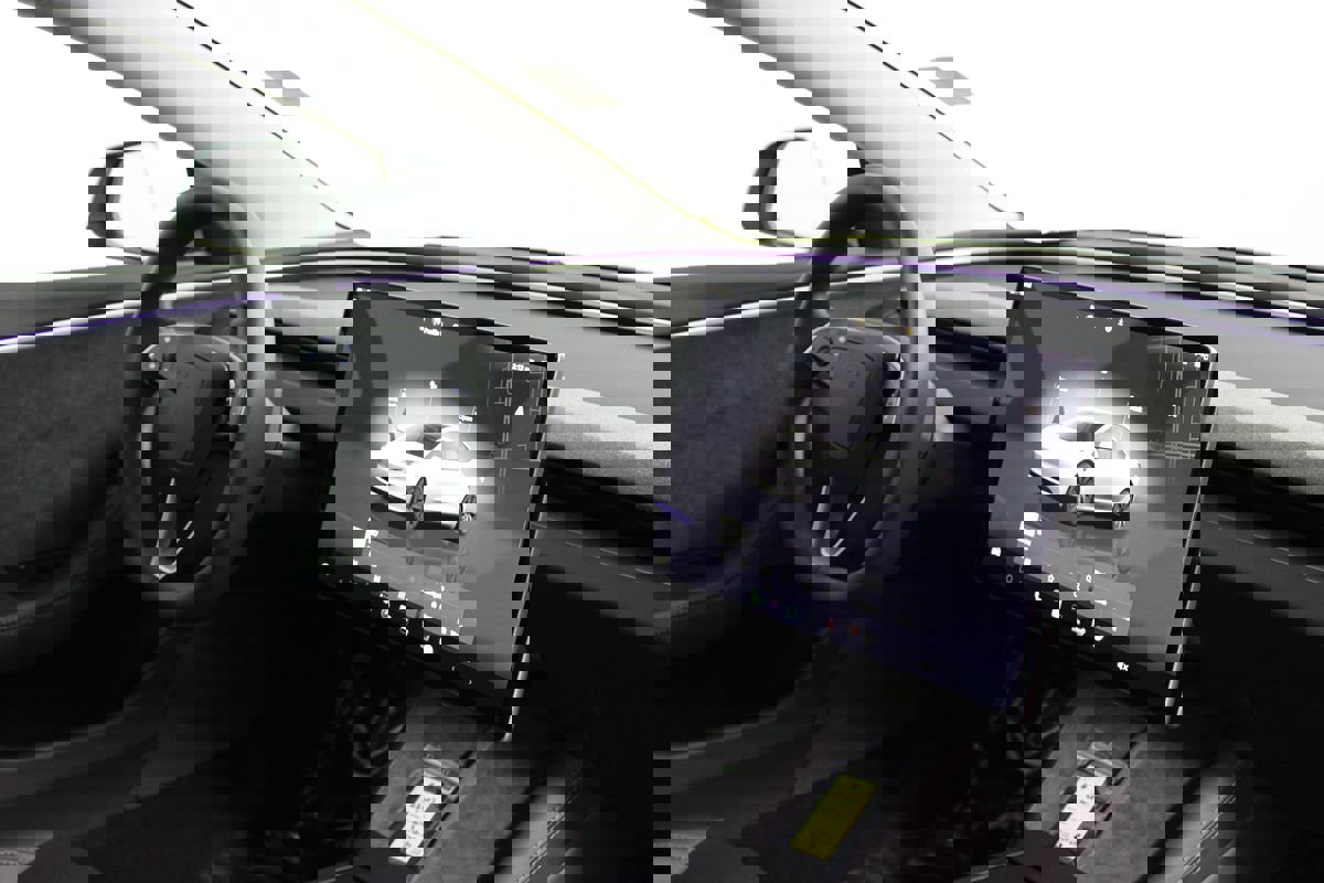 Used 2024 Tesla Model 3 Long Range image 12