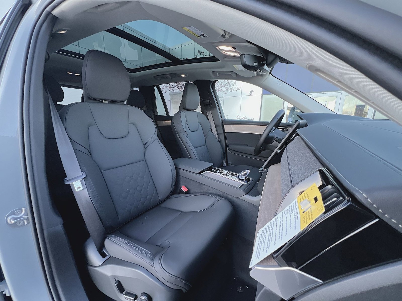 New 2026 Volvo XC90 B6 Plus w/ Protection Package Premier AWD/4WD image 28