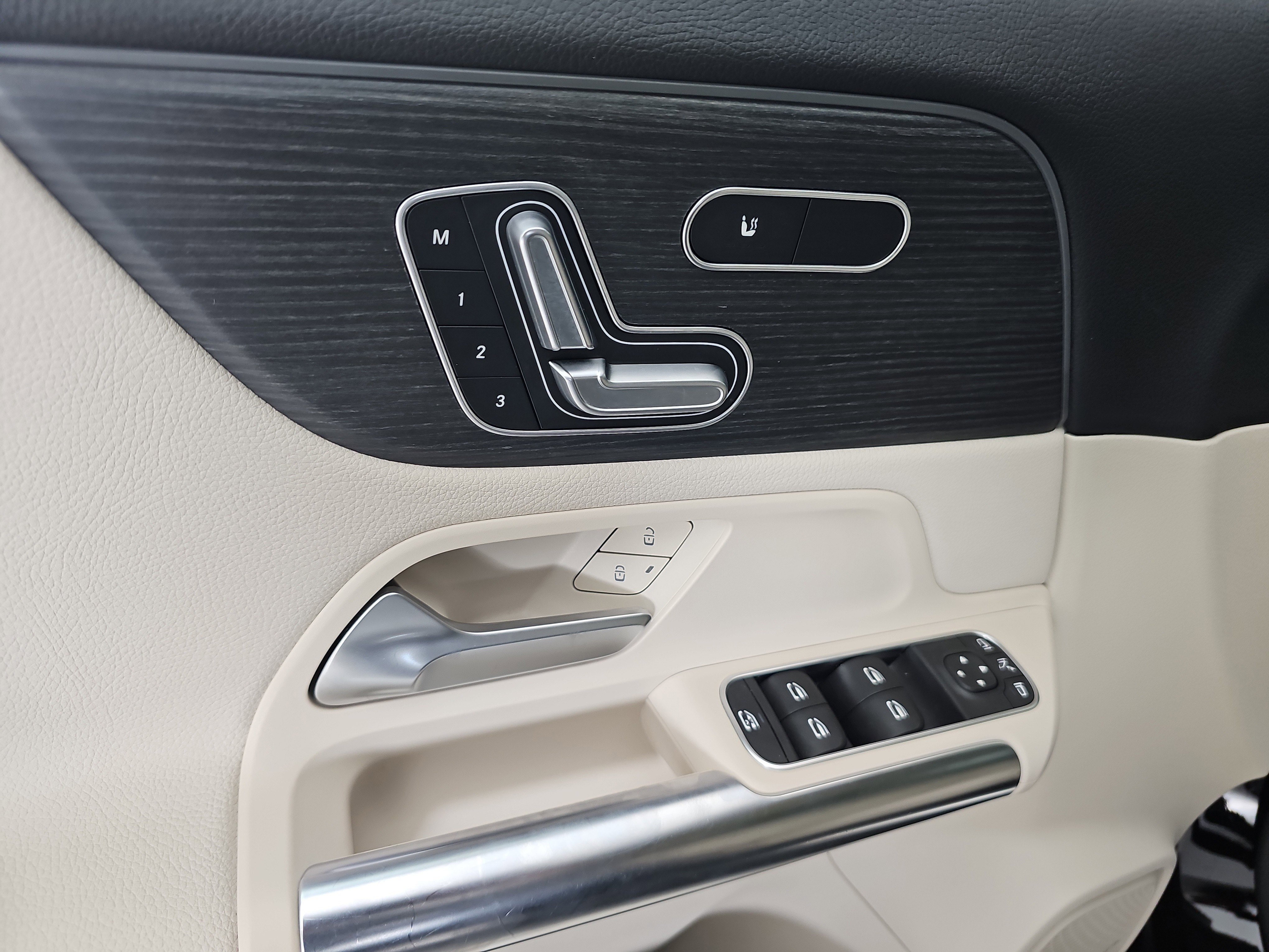 Certified 2022 Mercedes-Benz GLA 250 4MATIC image 13