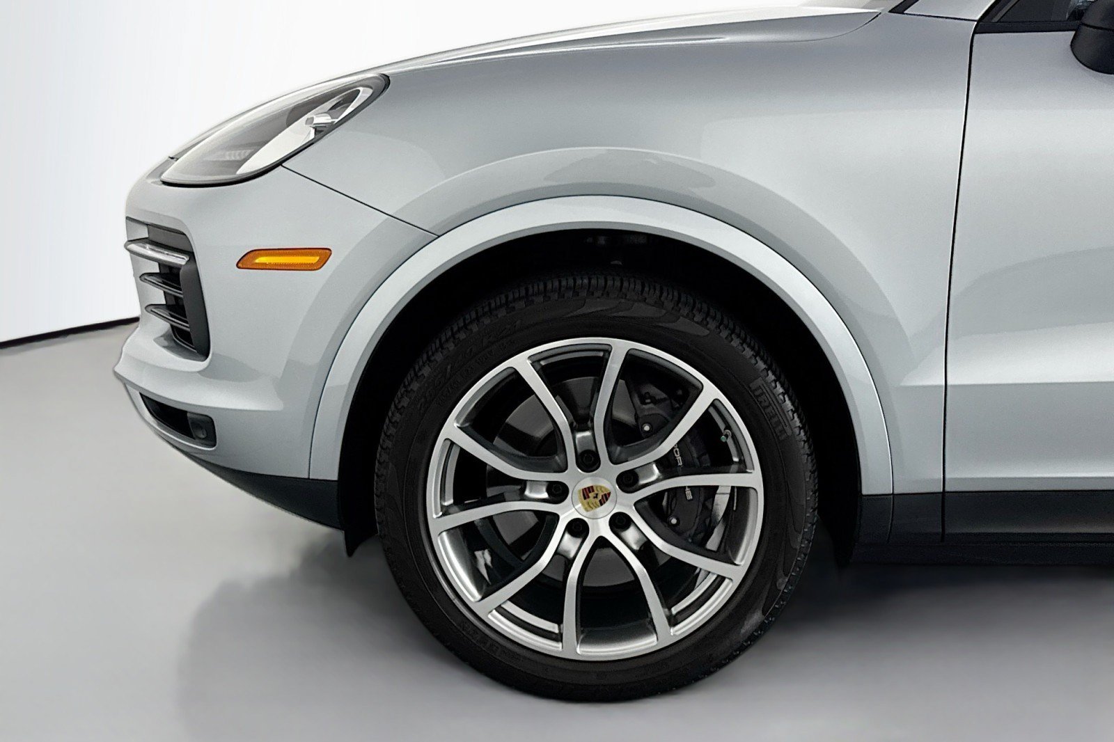 Used 2023 Porsche Cayenne Platinum Edition AWD/4WD image 9