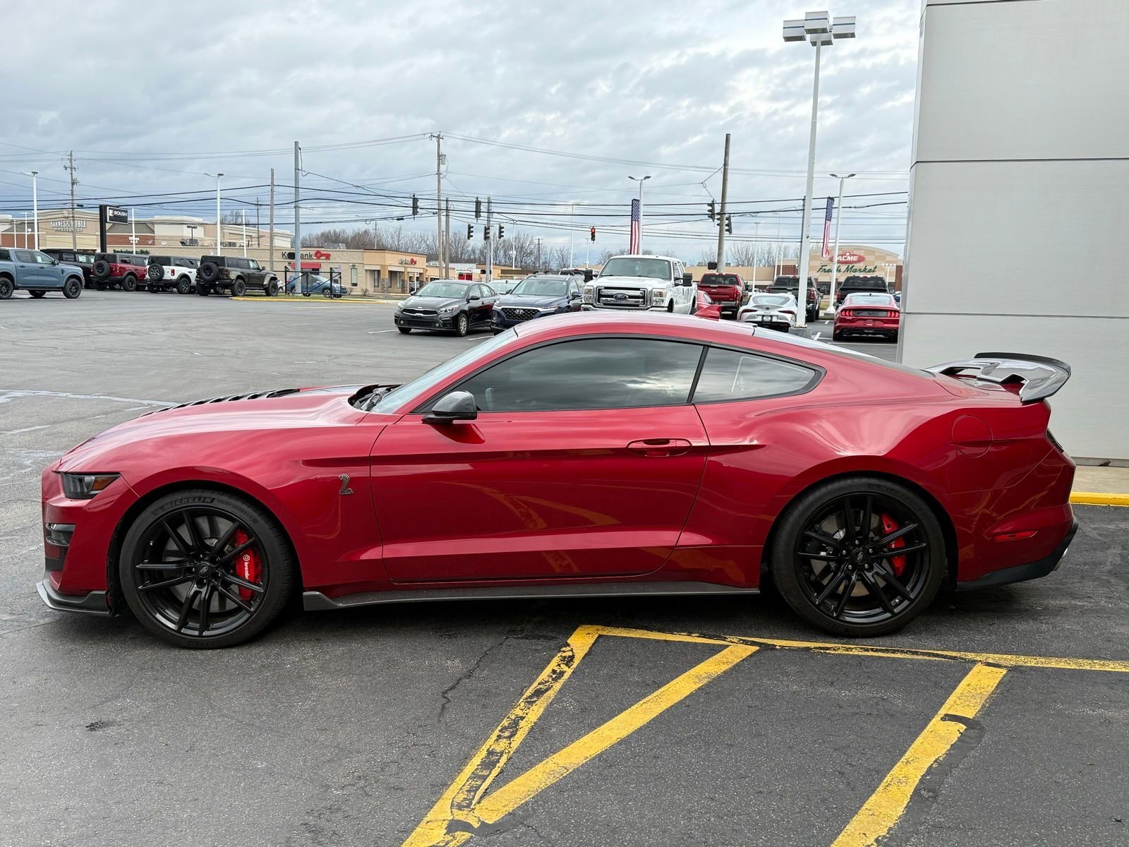Used 2021 Ford Mustang Shelby GT500 w/ Technology Package RWD image 6