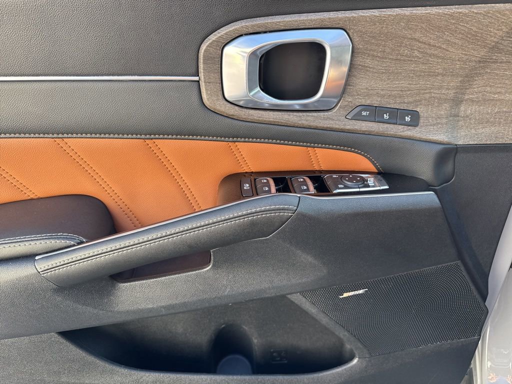 Used 2023 Kia Sorento SX Prestige image 20