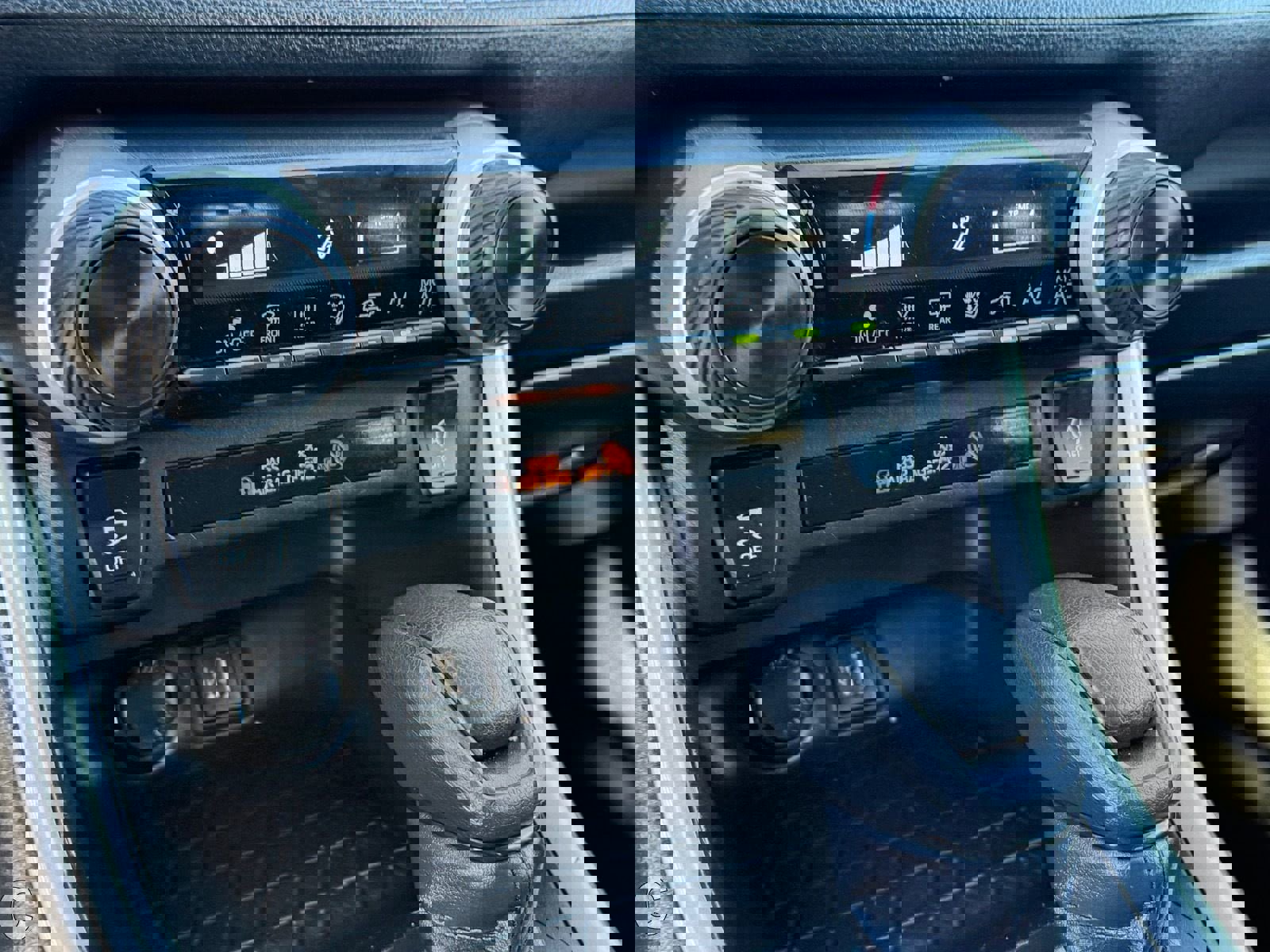 Used 2024 Toyota RAV4 LE image 23