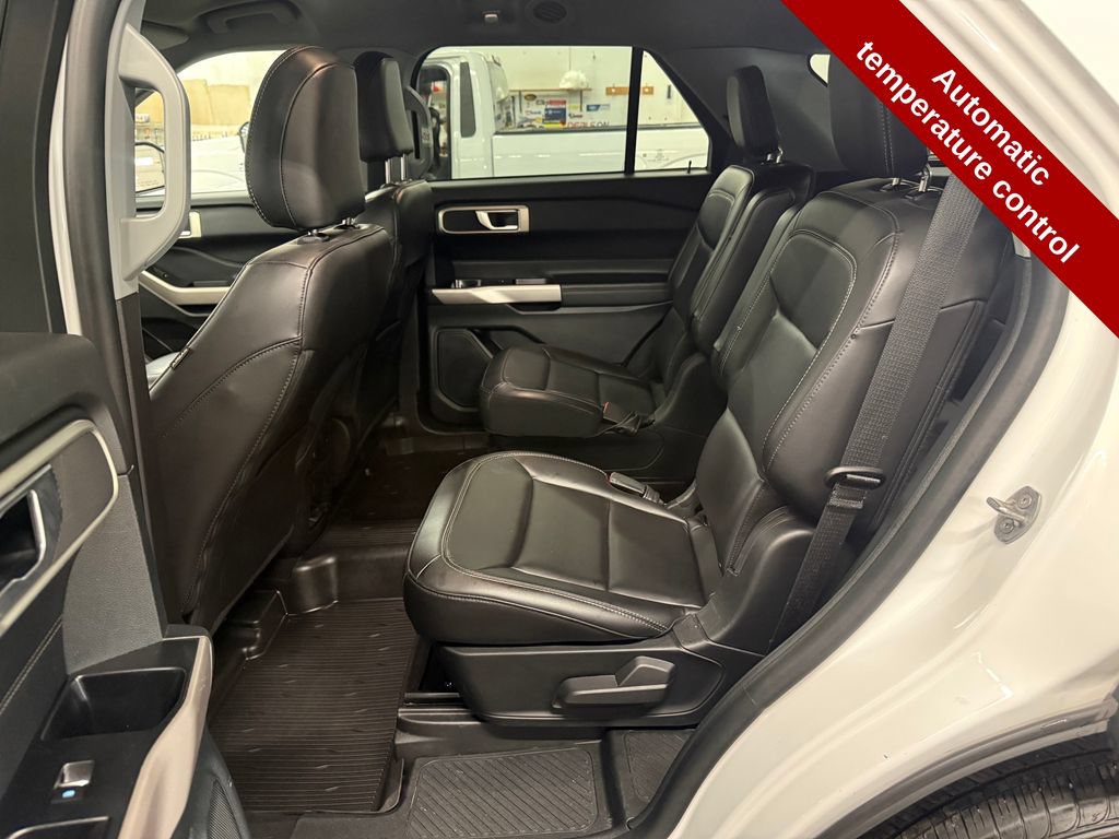 Used 2023 Ford Explorer XLT w/ Equipment Group 202A AWD/4WD image 31