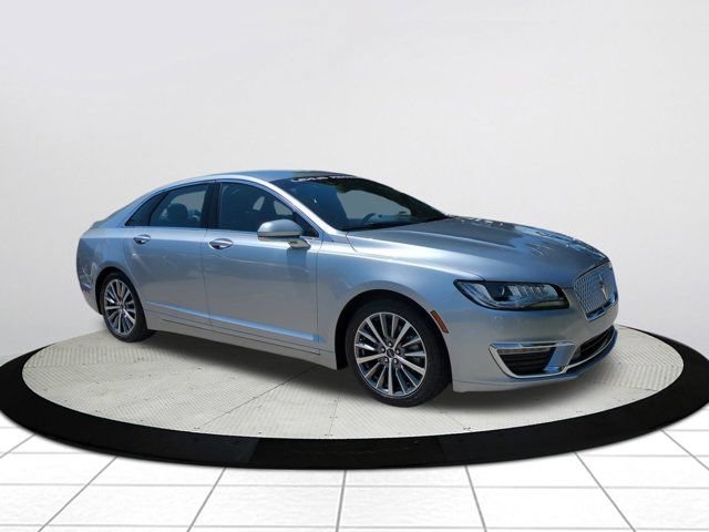 Used 2020 Lincoln MKZ FWD image 1