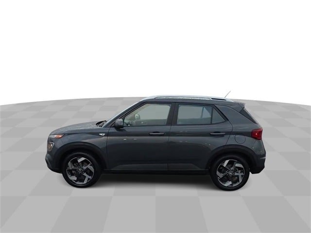 Used 2023 Hyundai Venue SEL image 6