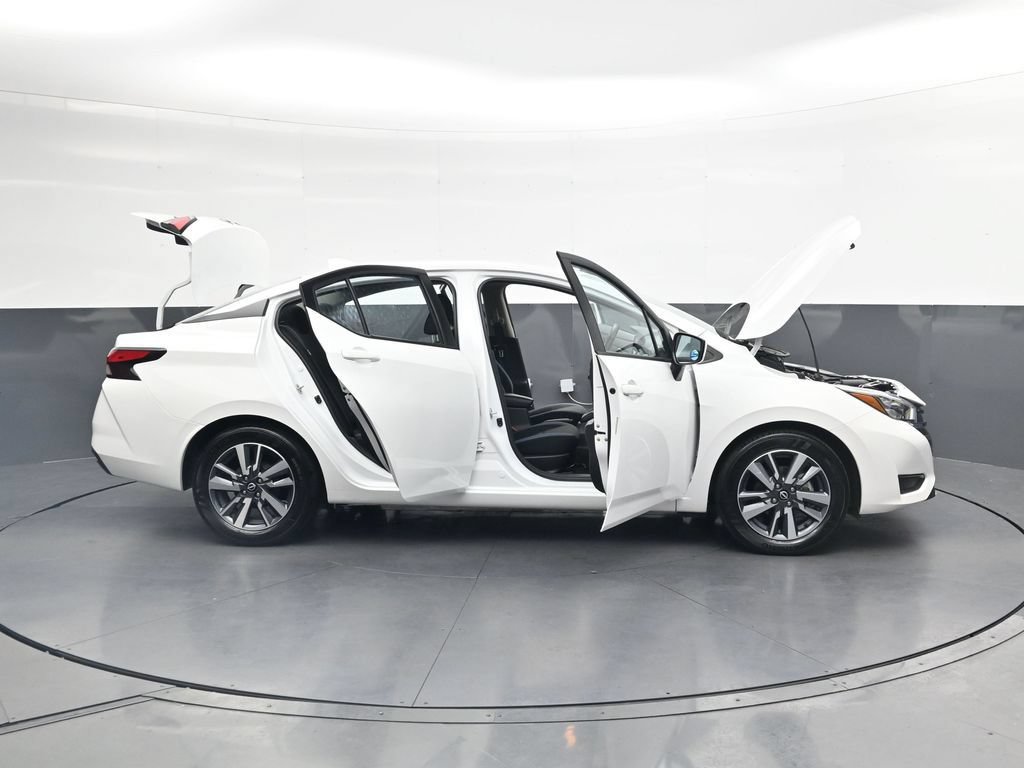 Used 2025 Nissan Versa SV FWD image 37