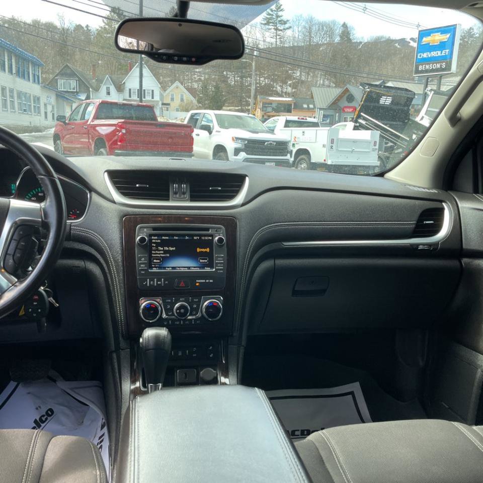 Used 2016 Chevrolet Traverse LT image 11