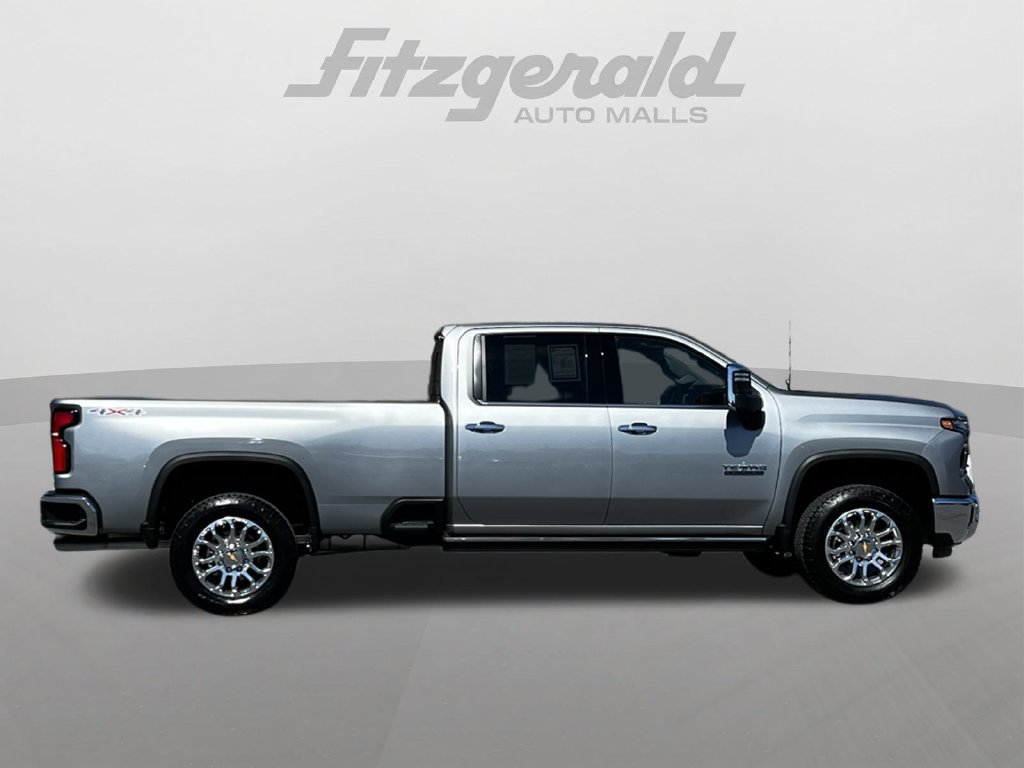 Used 2025 Chevrolet Silverado 3500 LTZ w/ LTZ Premium Texas Edition AWD/4WD image 3