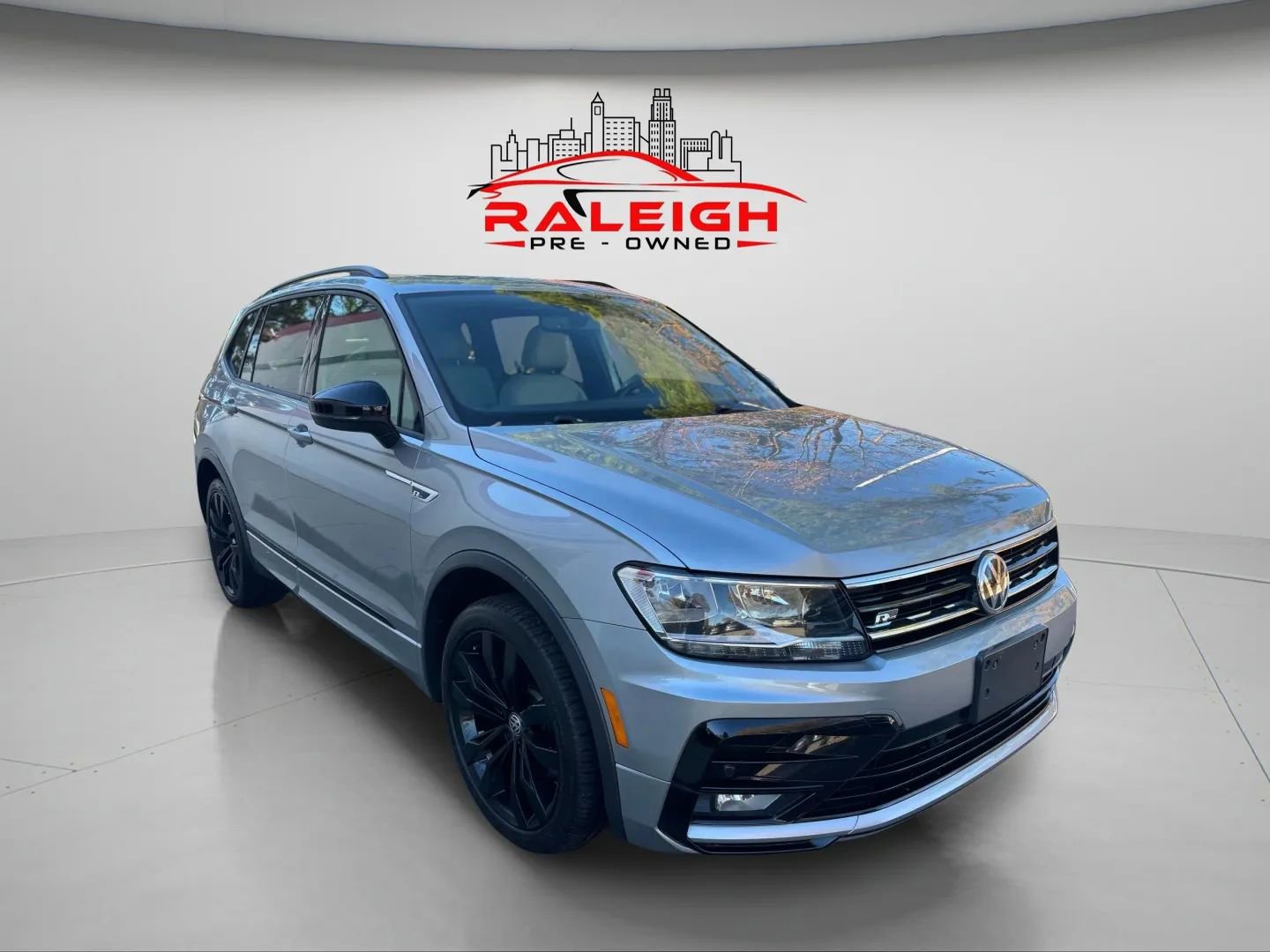 Used 2021 Volkswagen Tiguan SE R-Line w/ 3rd Row Seat Package image 7
