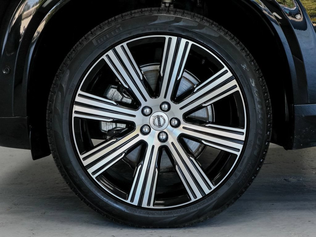 Used 2024 Volvo XC90 B5 Plus AWD/4WD image 8