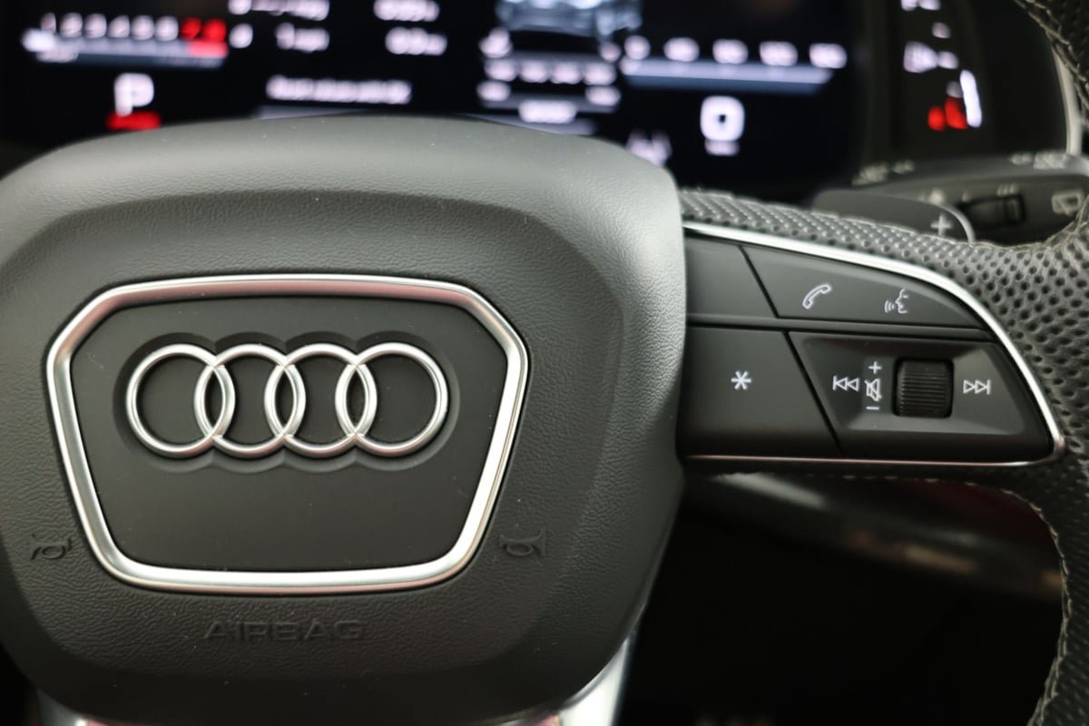 Used 2023 Audi SQ7 Prestige AWD/4WD image 30
