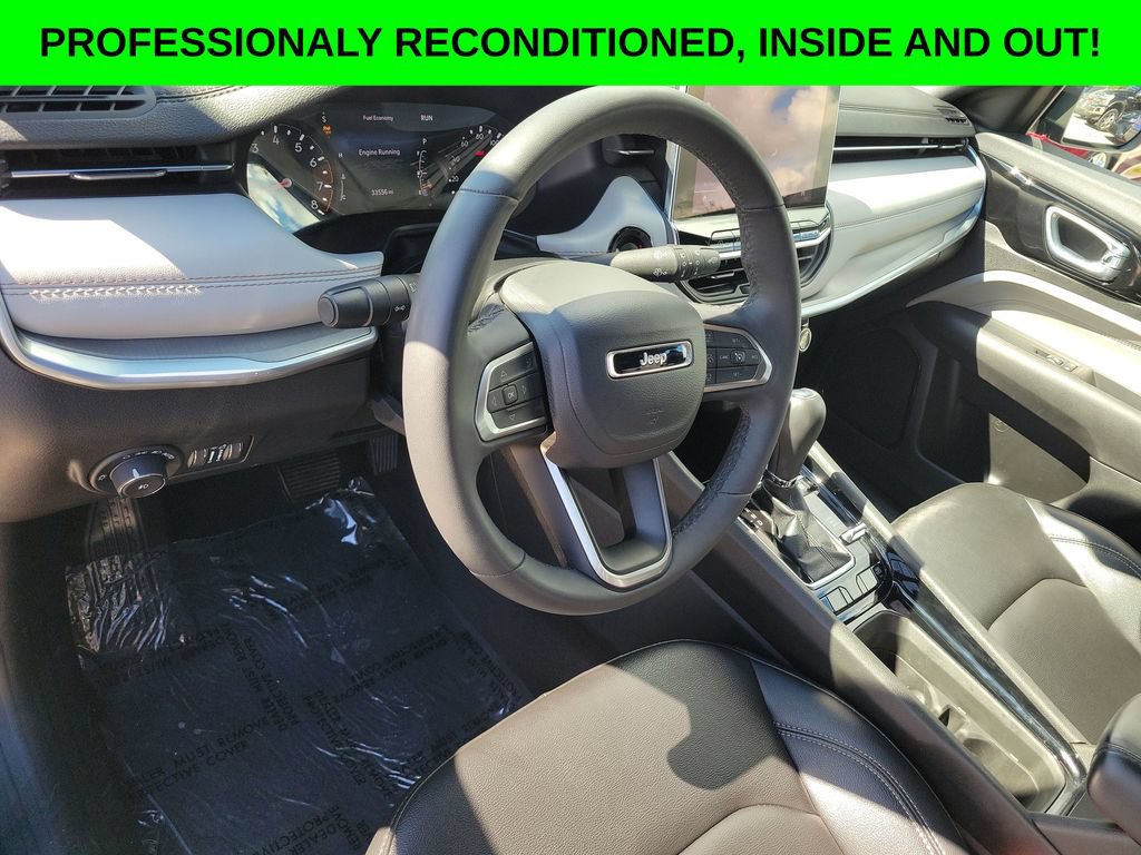 Used 2025 Jeep Compass Limited AWD/4WD image 7