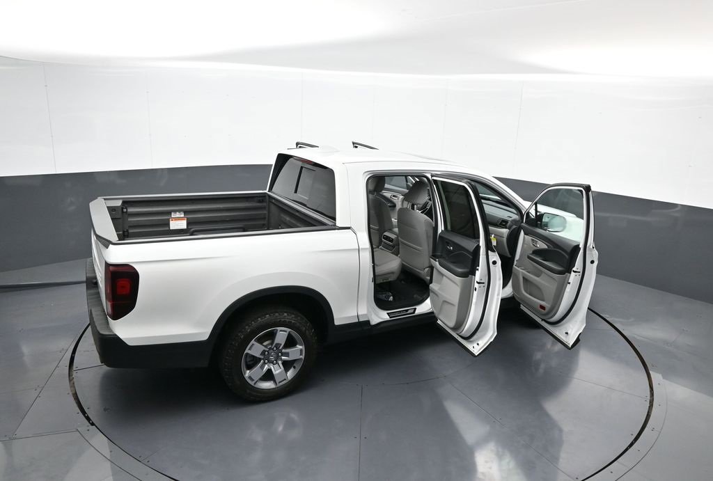 Certified 2025 Honda Ridgeline RTL image 45