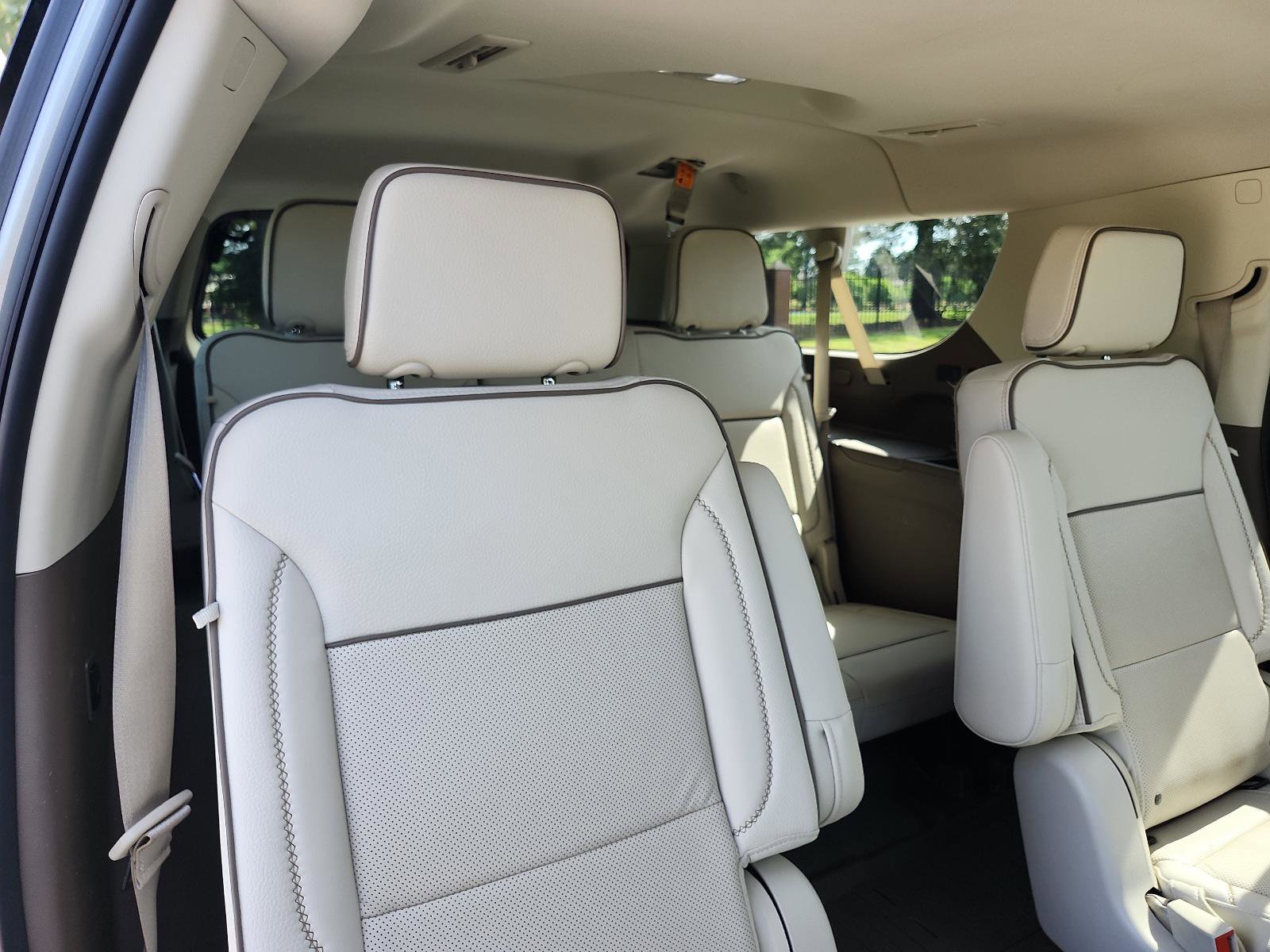 Used 2023 GMC Yukon XL Denali w/ Denali Reserve Package image 10