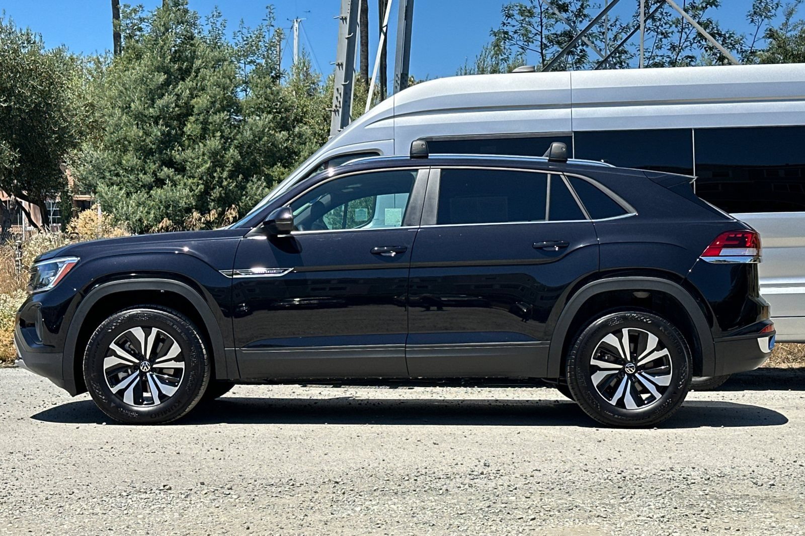 Used 2026 Volkswagen Atlas Cross Sport SE FWD image 7