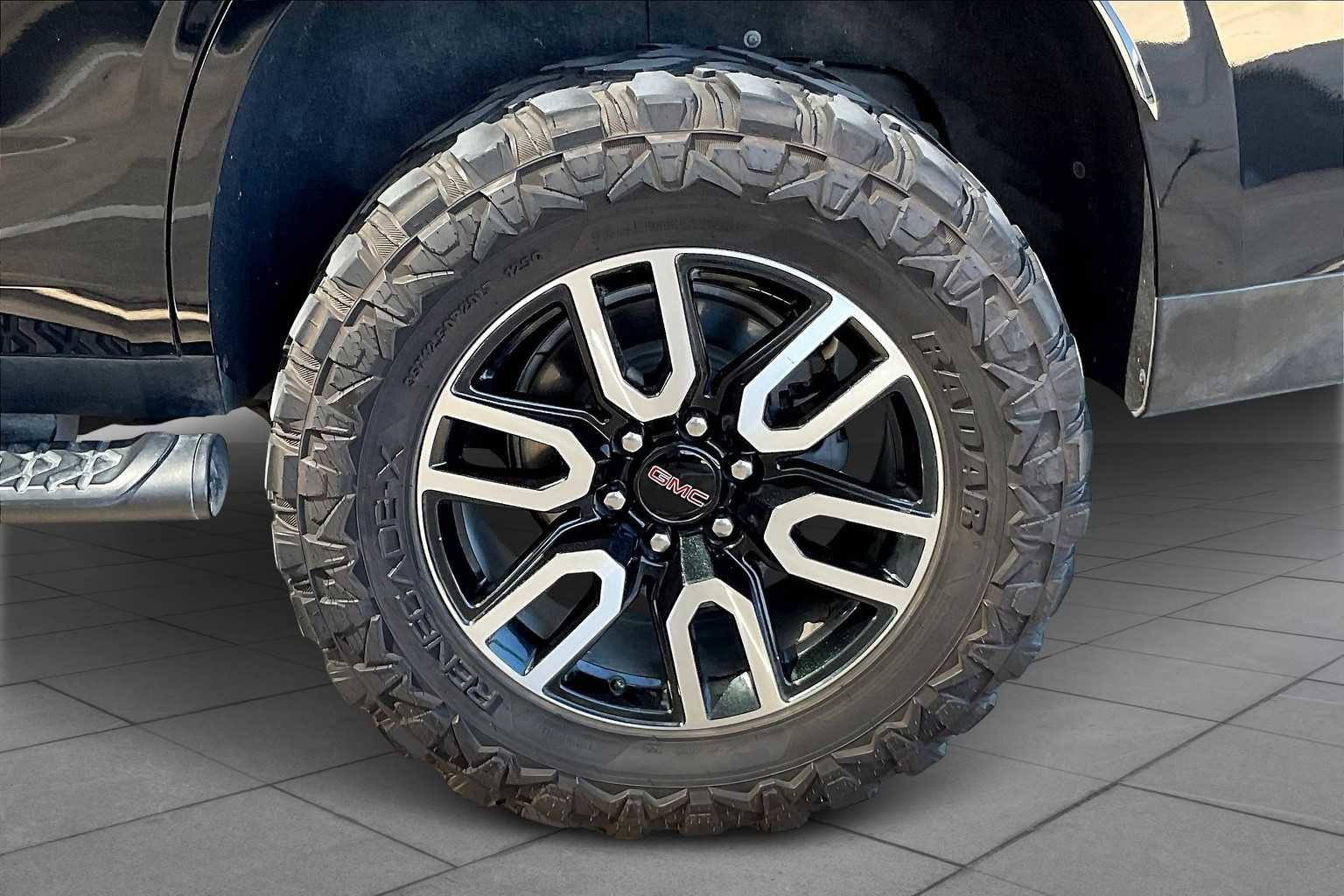 Used 2021 GMC Yukon AT4 image 10