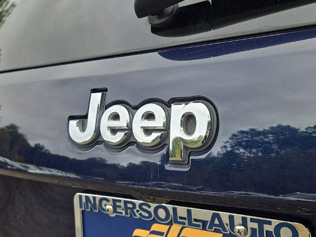 Used 2017 Jeep Grand Cherokee Limited w/ Luxury Group II AWD/4WD image 32