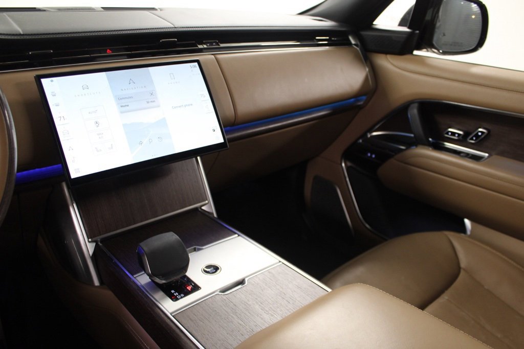 Used 2024 Land Rover Range Rover Long Wheelbase Autobiography image 27