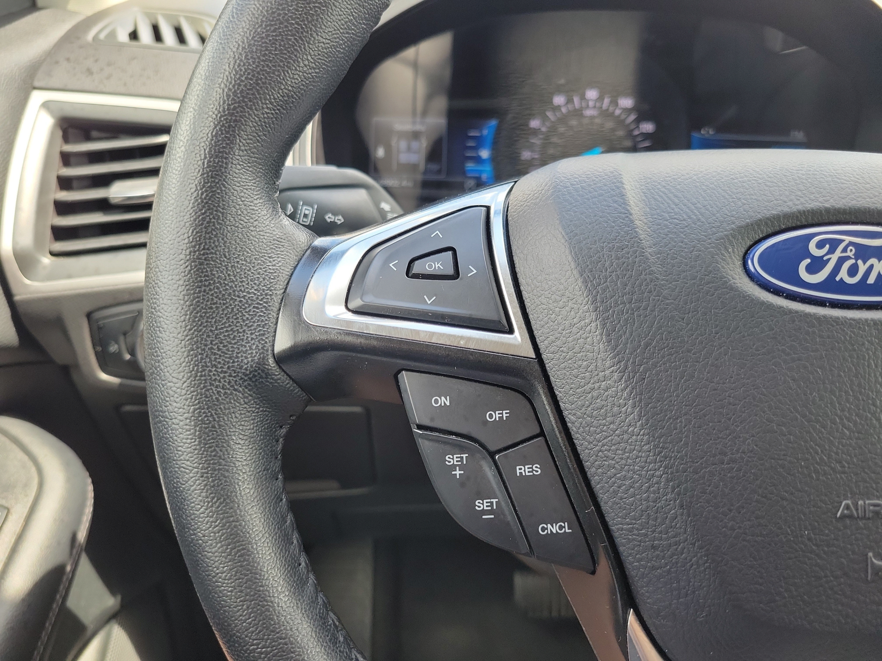Used 2024 Ford Edge SEL AWD/4WD image 21