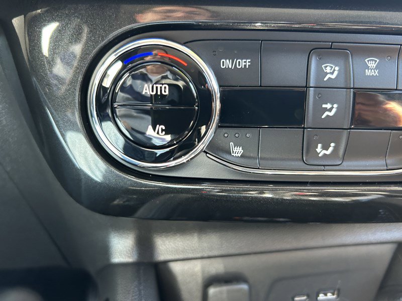 Used 2025 Chevrolet TrailBlazer LT w/ Convenience Package AWD/4WD image 17