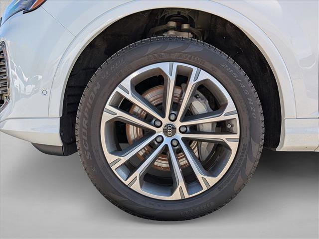 Certified 2025 Audi Q7 2.0T Premium w/ Convenience Plus Package AWD/4WD image 26