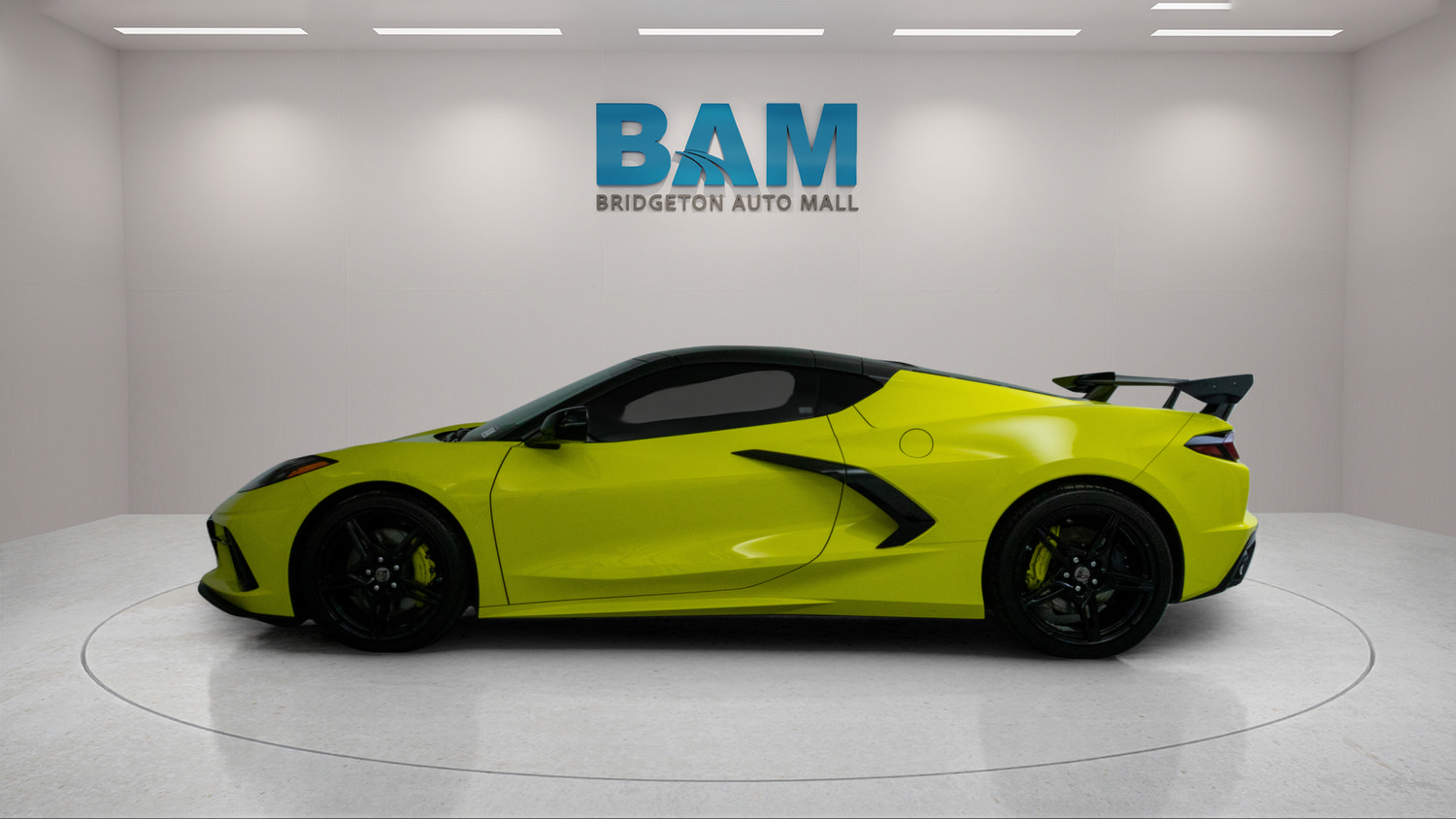 Used 2022 Chevrolet Corvette Stingray Premium Cpe w/ Z51 Performance Package RWD image 4